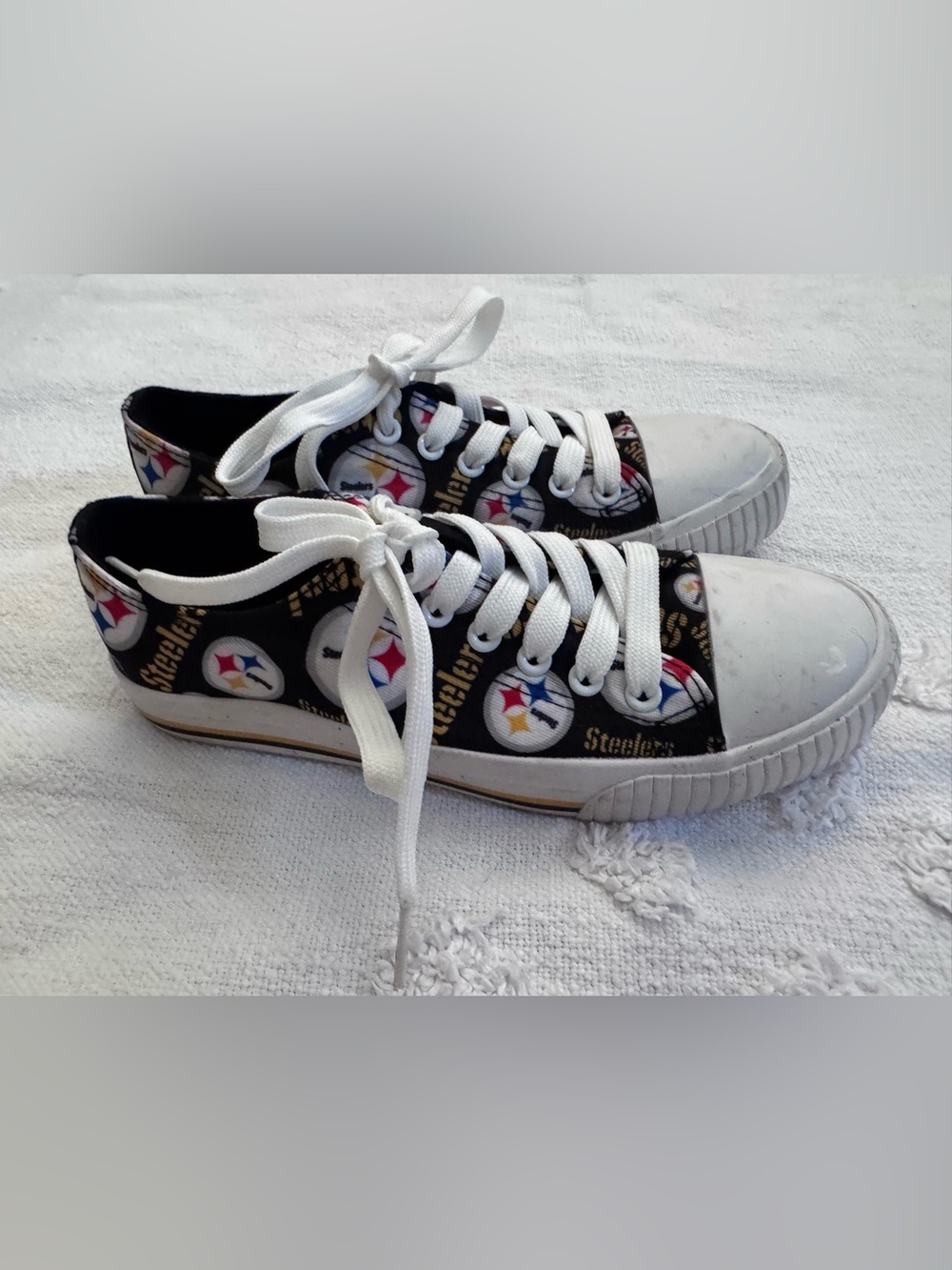 FOCO Women’s Pittsburgh Steelers sneaker SZ 7